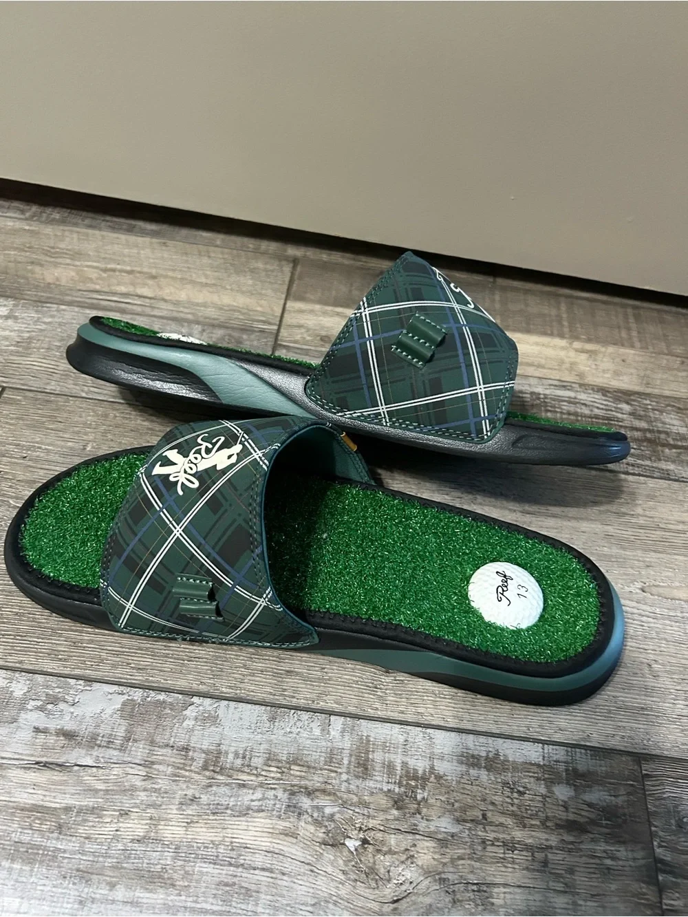Reef Gold Tartan Green Plaid Slide Sandals grass turf insole Golf ball